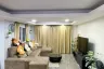 5 Bedroom Townhouse for Sale or Rent in Din Daeng, Bangkok near MRT Phra Ram 9