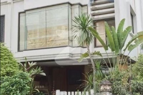 6 Bedroom Townhouse for sale in Wat Phraya Krai, Bangkok