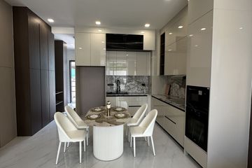 4 Bedroom Townhouse for sale in Na Kluea, Chonburi