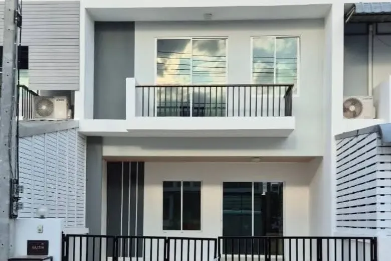 3 Bedroom Townhouse For Rent