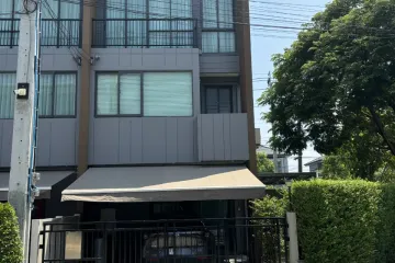 3 Bedroom Townhouse for sale in Prawet, Bangkok