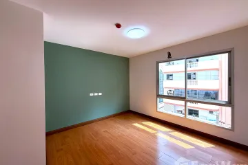 1 Bedroom Condo for sale in Chan Kasem, Bangkok