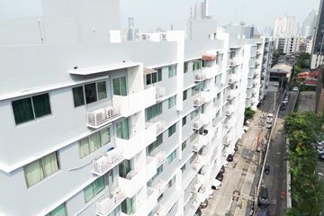 1 Bedroom Condo for sale in Khlong Ton Sai, Bangkok near BTS Wongwian Yai