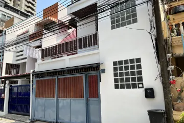5 Bedroom Townhouse for Sale or Rent in Khlong Tan Nuea, Bangkok