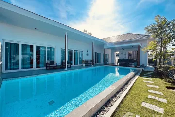 3 Bedroom Villa for sale in Nong Kae, Prachuap Khiri Khan