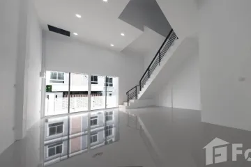 4 Bedroom Townhouse for sale in Lat Phrao, Bangkok