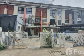 3 Bedroom Office for sale in Dokmai, Bangkok