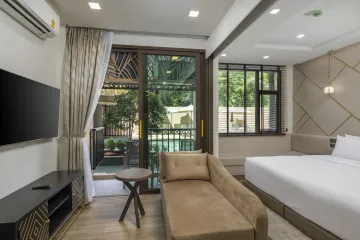 1 Bedroom Condo for sale in Karon, Phuket