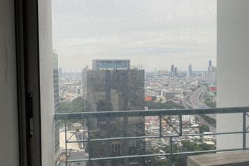 2 Bedroom Condo for sale in Silom, Bangkok near BTS Surasak