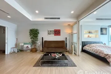 1 Bedroom Condo for sale in Baan Sathorn Chaopraya, Khlong Ton Sai, Bangkok near BTS Krung Thon Buri