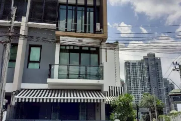 3 Bedroom Townhouse for Sale or Rent in Phra Khanong, Bangkok near BTS On Nut