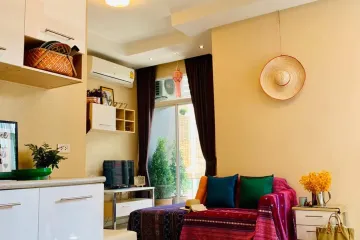 2 Bedroom Condo for sale in Nong Pa Khrang, Chiang Mai