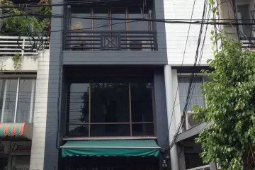 4 Bedroom Office for Sale or Rent in Phlapphla, Bangkok