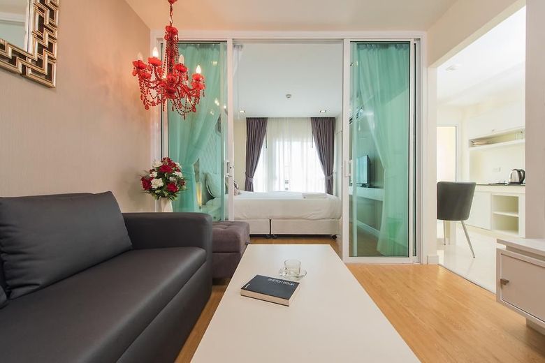 1 Bedroom Condo