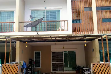 3 Bedroom Townhouse for sale in Noen Phra, Rayong