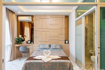 2 Bedroom Condo for sale in Na Kluea, Chonburi