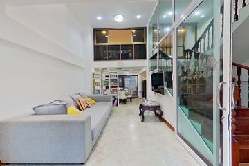 4 Bedroom Townhouse for sale in Khlong Tan Nuea, Bangkok