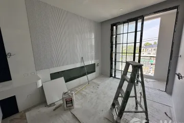 2 Bedroom Condo for sale in Choeng Thale, Phuket