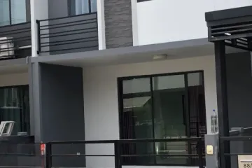 3 Bedroom Townhouse for sale in Khlong Si, Pathum Thani
