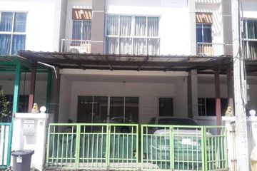 3 Bedroom Townhouse for sale in Dokmai, Bangkok
