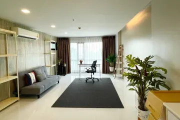 1 Bedroom Condo for sale in Nong Pa Khrang, Chiang Mai