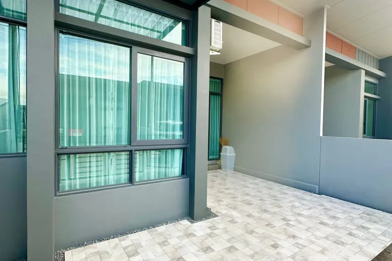 2 Bedroom Townhouse For Rent