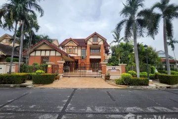 4 Bedroom House for sale in Bang Phrom, Bangkok