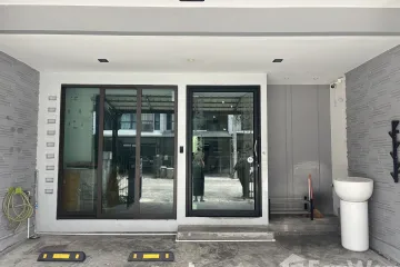 3 Bedroom Townhouse for sale in Bang Kaeo, Samut Prakan