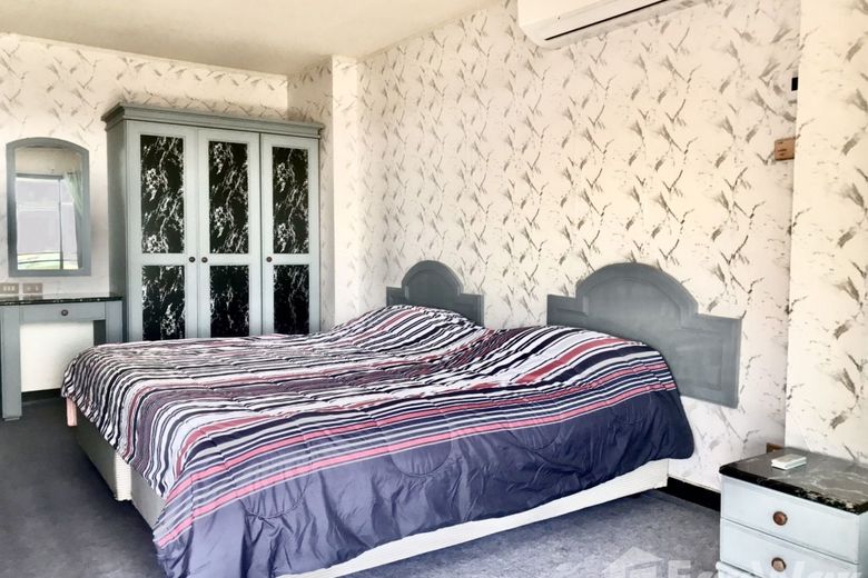 1 Bedroom Condo