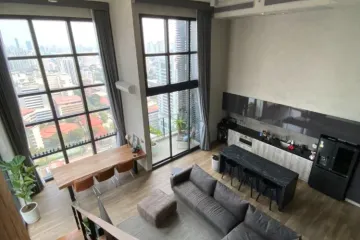3 Bedroom Condo for sale in Khlong Toei Nuea, Bangkok near MRT Phetchaburi