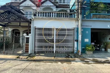 4 Bedroom Townhouse for sale in Bang Krang, Nonthaburi