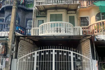 4 Bedroom Townhouse for sale in Sam Sen Nok, Bangkok near MRT Phawana