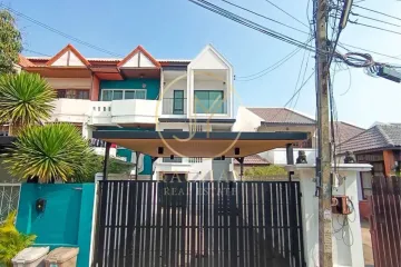 4 Bedroom Townhouse for sale in Tha Sai, Nonthaburi near MRT Sanambin Nam