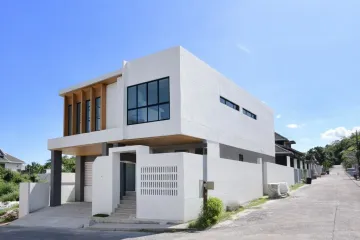 3 Bedroom Villa for sale in Chalong, Phuket