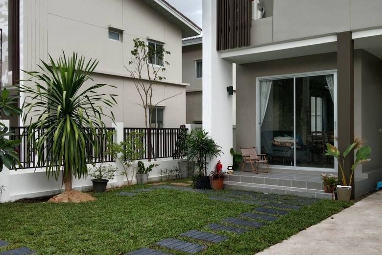 3 Bedroom Townhouse For Rent