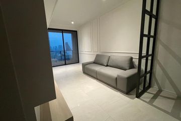 1 Bedroom Condo for sale in Silom, Bangkok near BTS Surasak