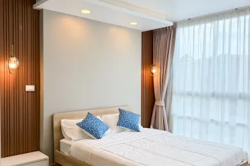 1 Bedroom Condo for sale in Talat Nuea, Phuket