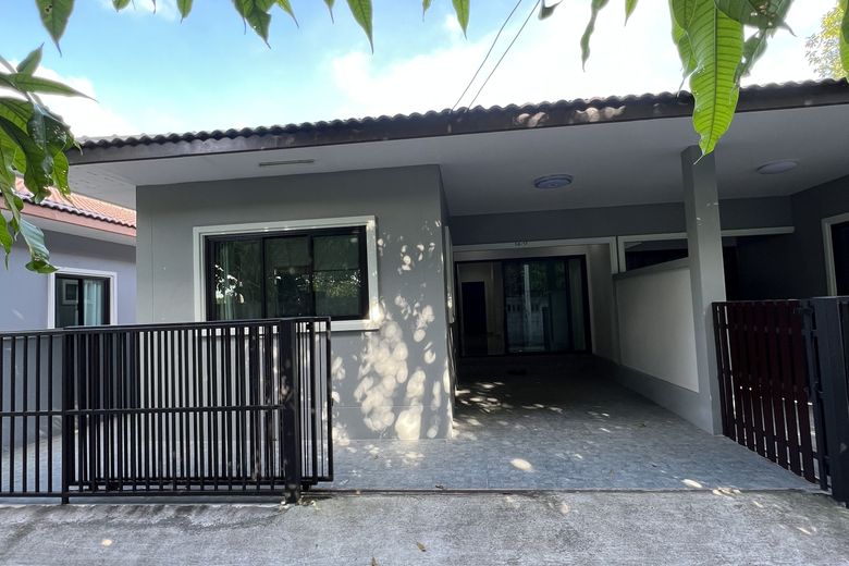 3 Bedroom Townhouse For Rent