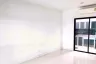 3 Bedroom Townhouse for Sale or Rent in Unio Town Srinakarin-Bangna, Bang Kaeo, Samut Prakan