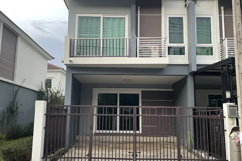 3 Bedroom Townhouse For Rent
