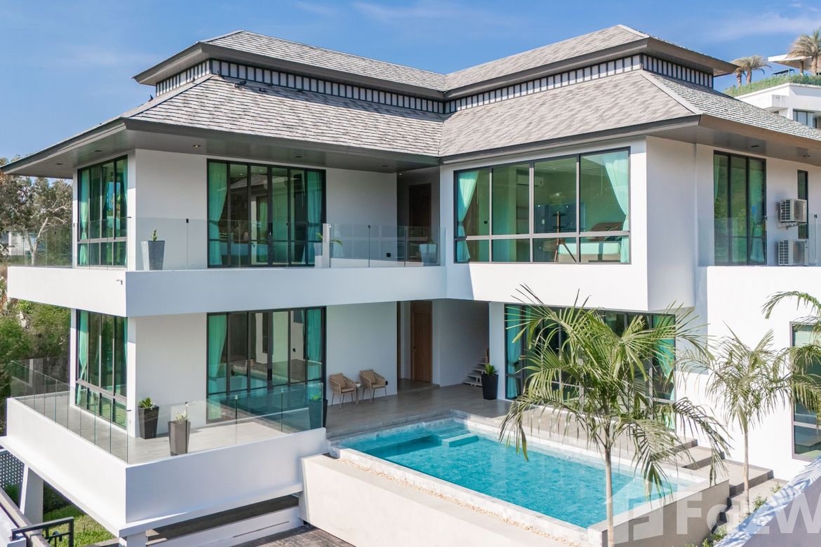 Tropical Modern Home Ready to Move in