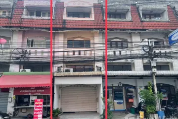 Commercial for sale in Tha Raeng, Bangkok
