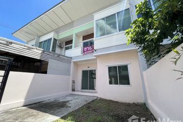 3 Bedroom Townhouse for sale in Lam Pla Thio, Bangkok