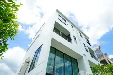 3 Bedroom Townhouse for sale in Lat Phrao, Bangkok