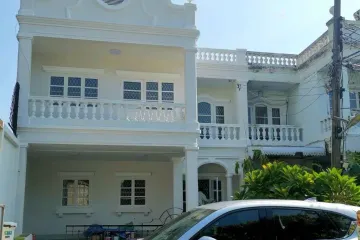 5 Bedroom Townhouse for sale in Bang Chak, Bangkok