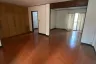 3 Bedroom Commercial for Sale or Rent in Phra Khanong Nuea, Bangkok