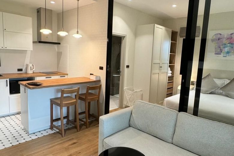 1 Bedroom Condo For Rent
