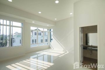 2 Bedroom Townhouse for sale in Sam Sen Nok, Bangkok near MRT Ratchadaphisek