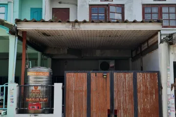 2 Bedroom Townhouse for sale in Khlong Thanon, Bangkok