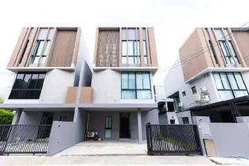 4 Bedroom House for sale in Bang Khae, Bangkok near MRT Lak Song